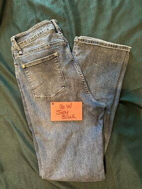 Judy Blue Light Wash Blue Women's Jeans
